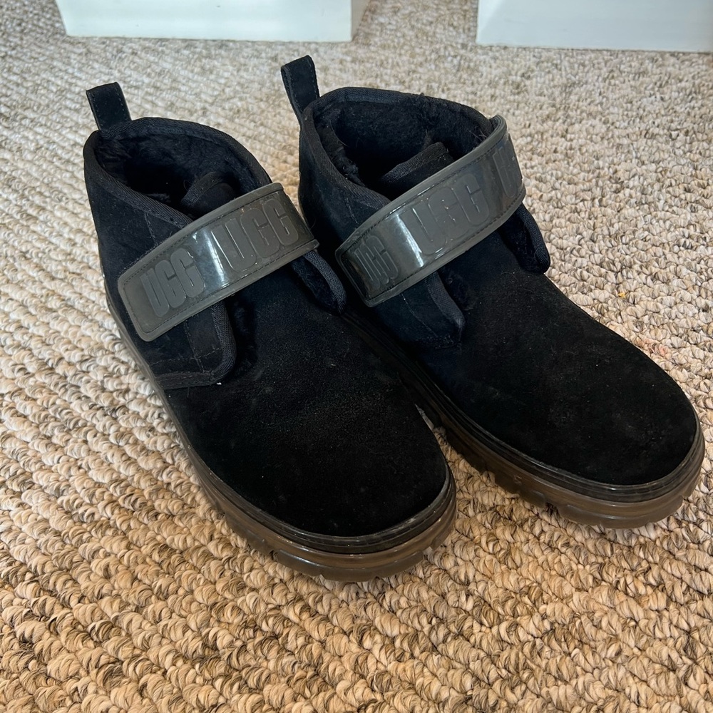 Black Ugg boots